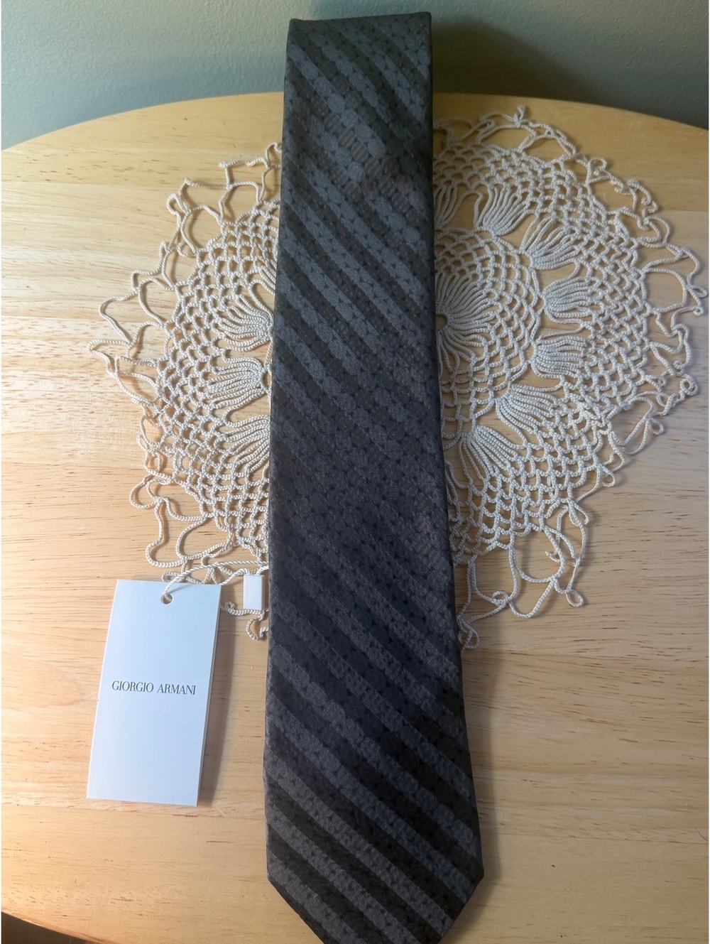 Giorgio Armani Men's Jacquard Silk Tie Gray Striped